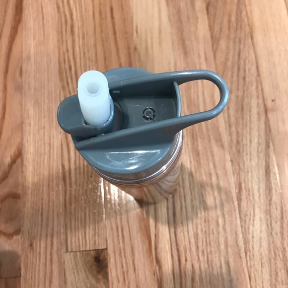 Francesca’s I SHINE 18OZ WATER BOTTLE GOLD - Picture 6 of 8